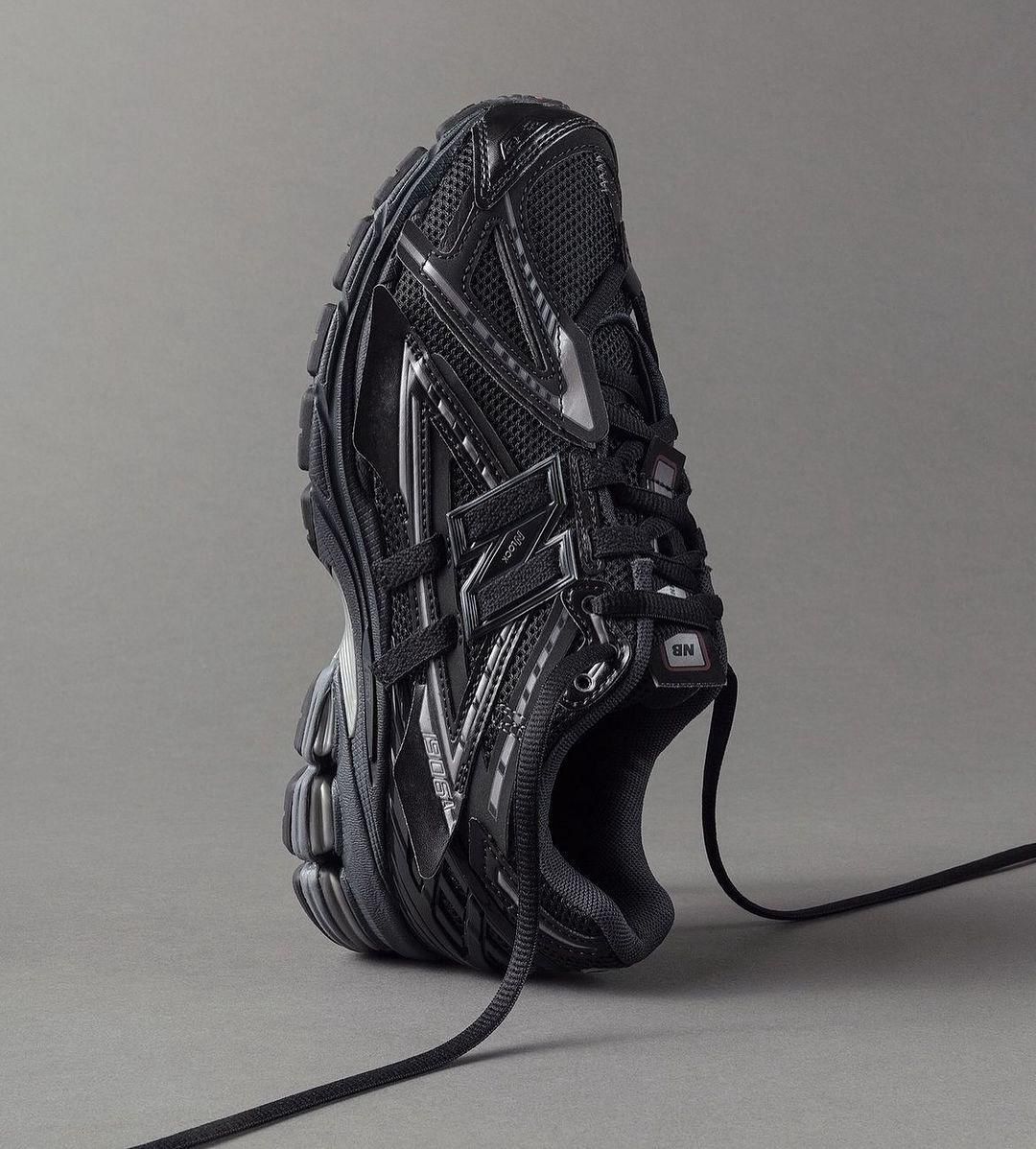 NEW BALANCE 1906 A BLACK SILVER