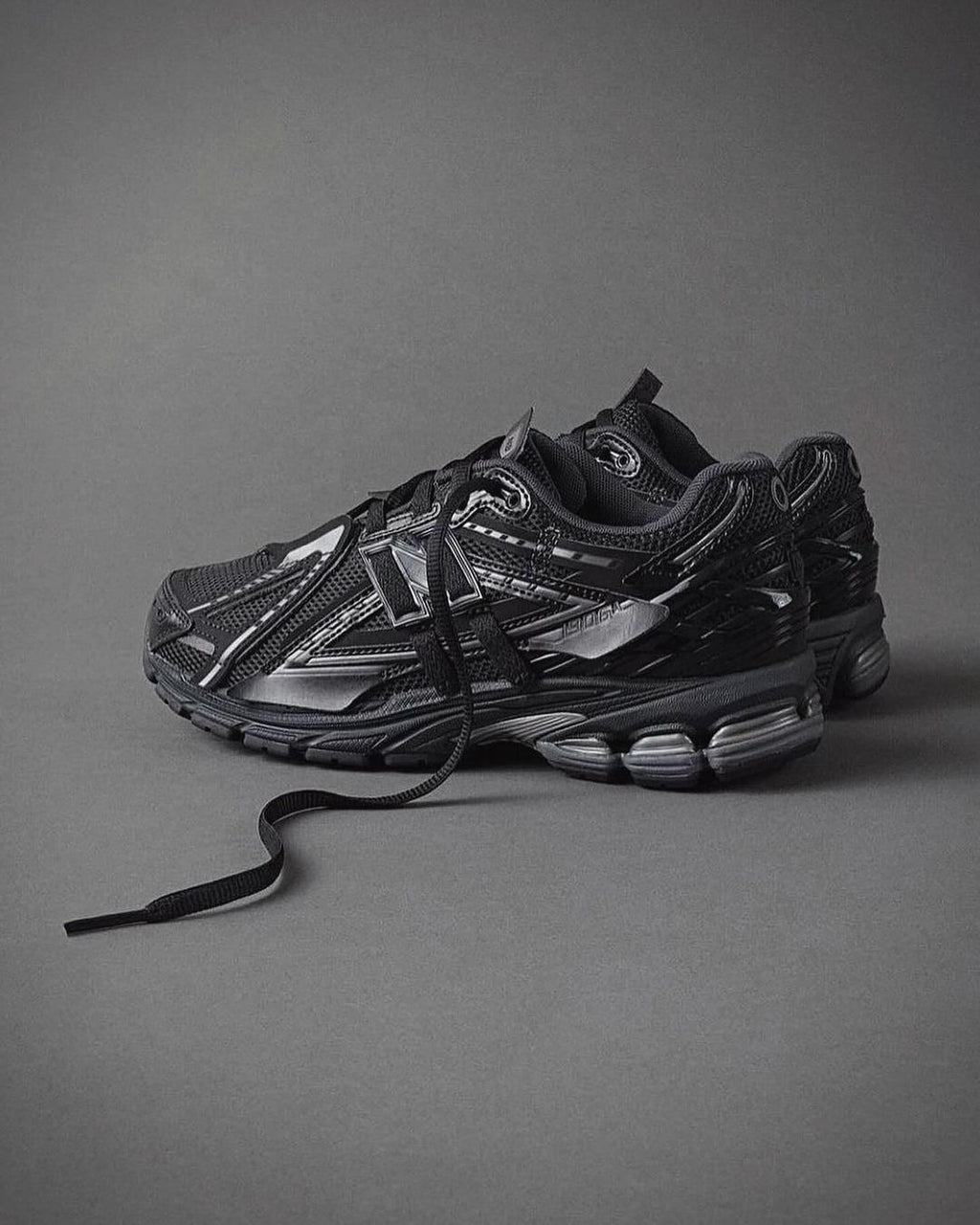 NEW BALANCE 1906 A BLACK SILVER