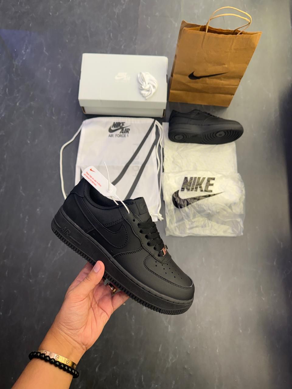 NIKE AIRFORCE ONE (Black)